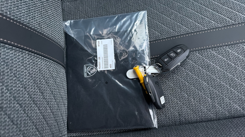 Peugeot 208 100kW Allure 50kWh 5dr Auto Electric Hatchback